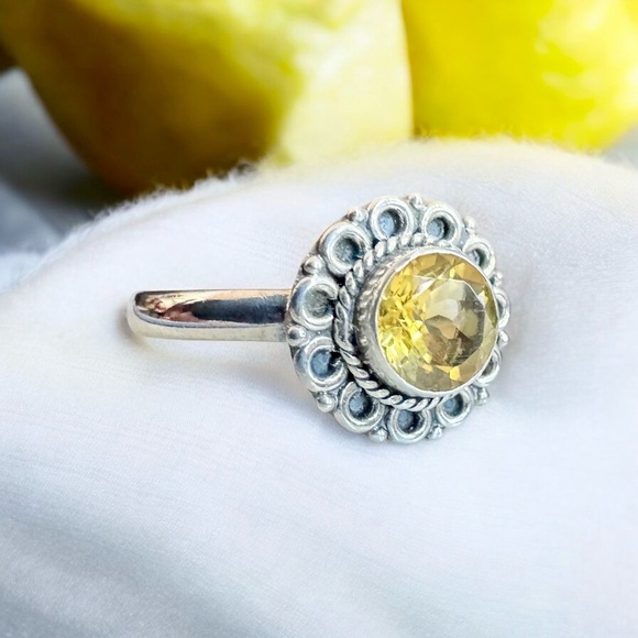 Floral Citrine Sterling Silver Ring (9.75) - Picture 3 of 15